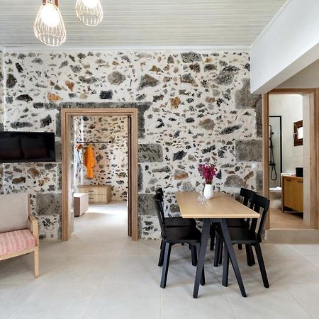 Mirthia Apartments Плакіас Екстер'єр фото
