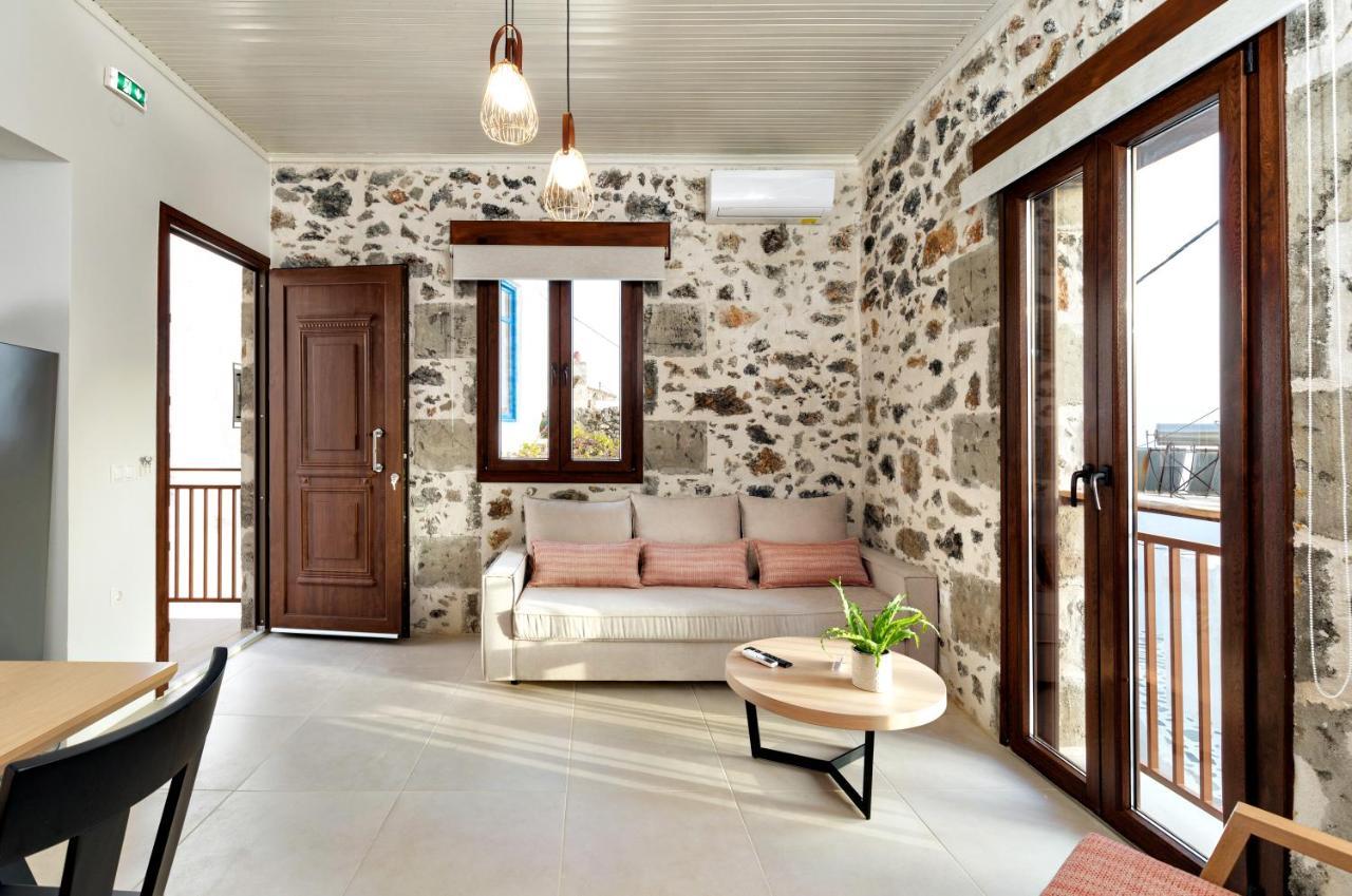 Mirthia Apartments Плакіас Екстер'єр фото