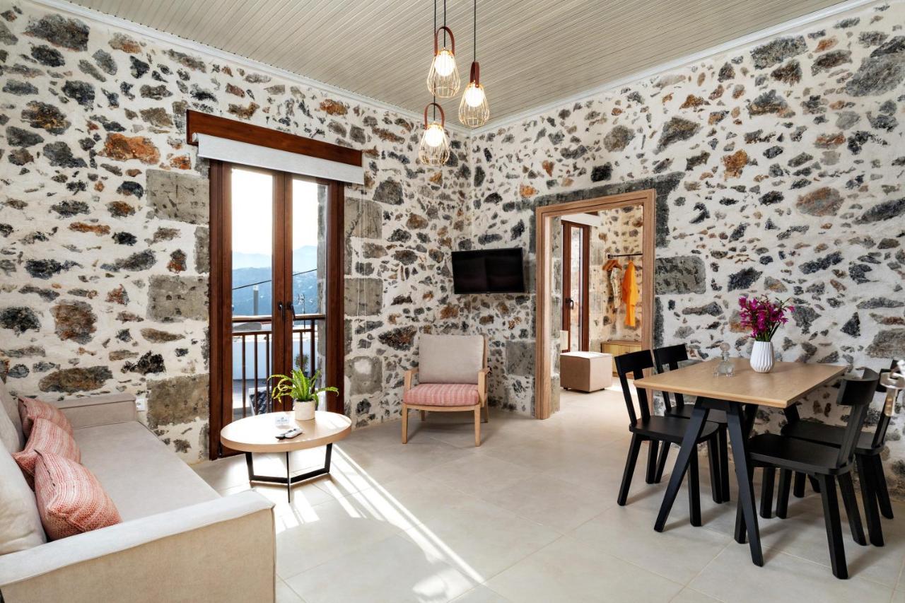 Mirthia Apartments Плакіас Екстер'єр фото