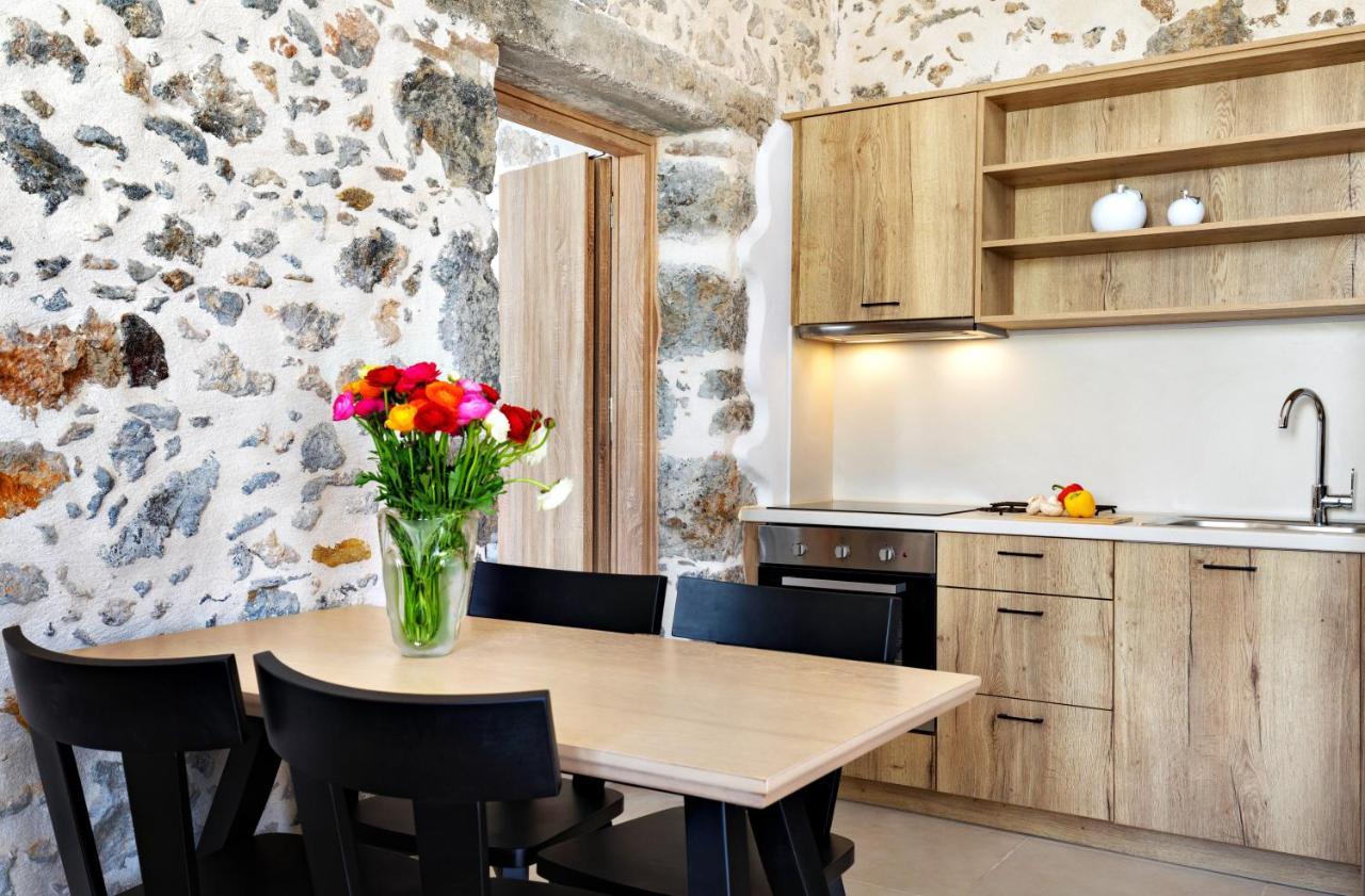 Mirthia Apartments Плакіас Екстер'єр фото